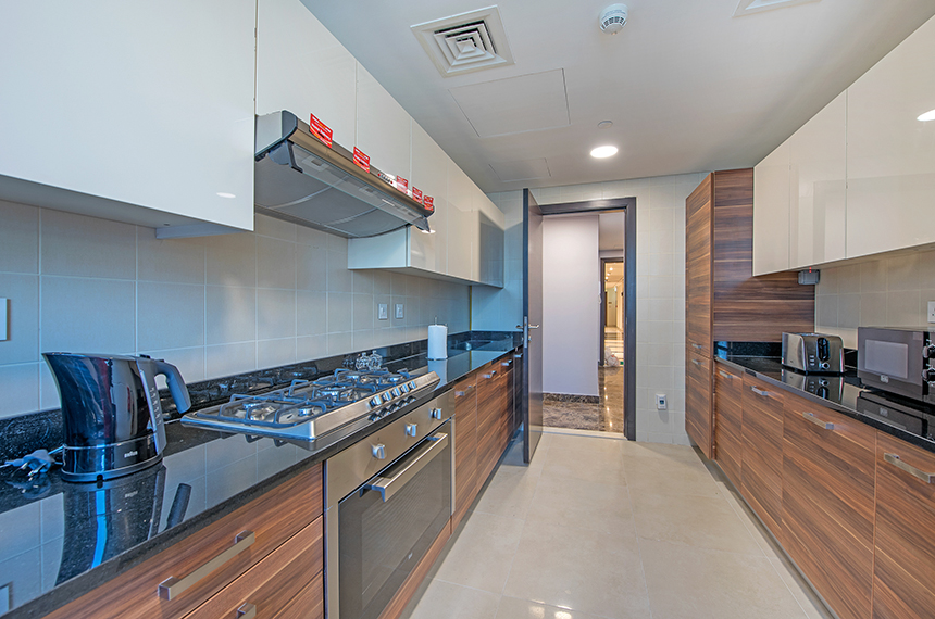 suite-for-rent-dubai-kitchen