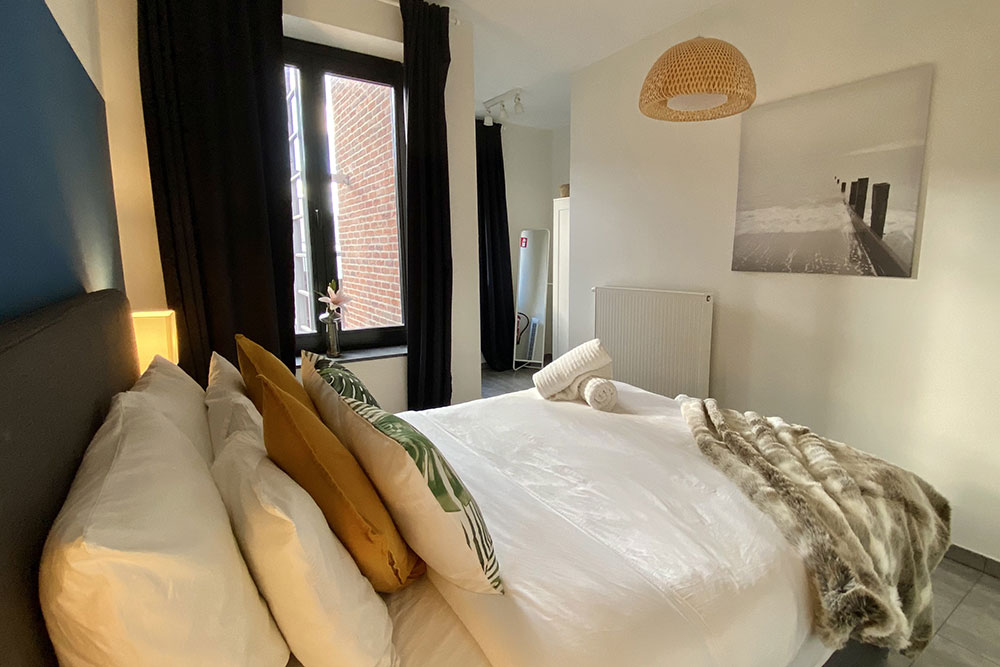 antwerp city centre apartment bedroom