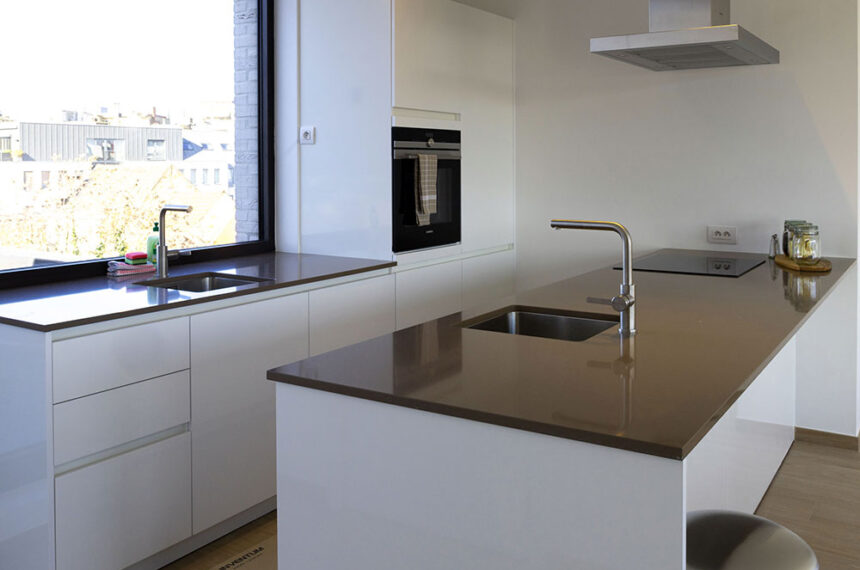 antwerp diamond district apartment with kitchen